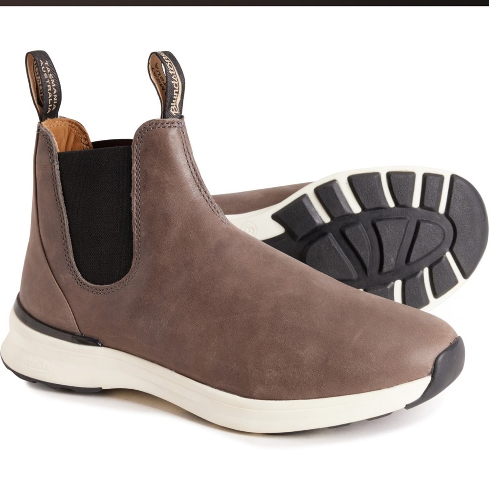 - Blundstone Brown Chelsea Boots with Elastic Panels and Cushioned Sole